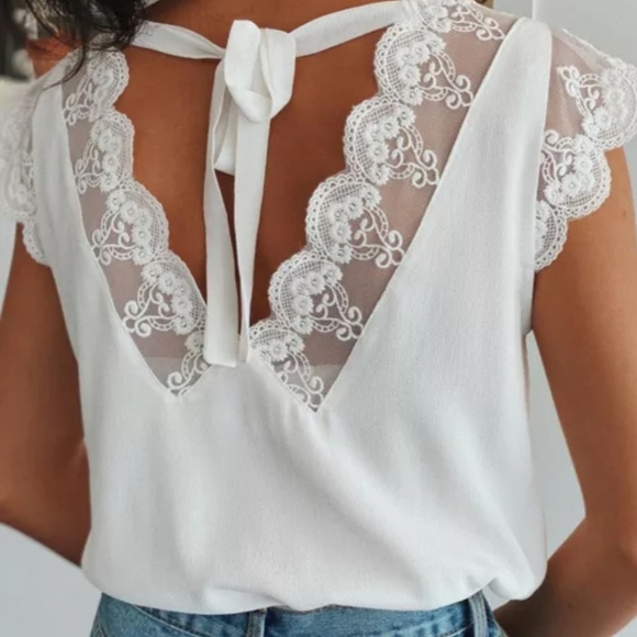 ♥️New boutique white lace top - Picture 2 of 11